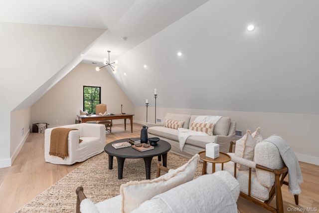 169 N Ferry Road, Shelter Island, NY 11964