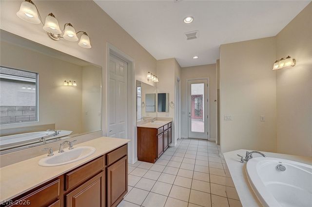 8089 Cape Flattery Avenue, Las Vegas, NV 89147