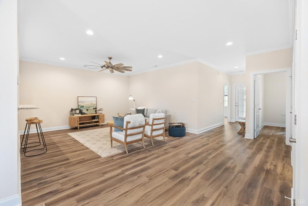 Image 24 of property listing at 176 Villa Oak Circle, Bedford, VA 24523