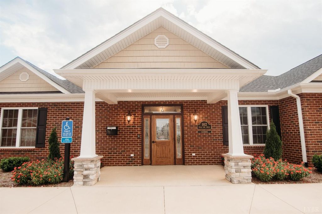 Image 38 of property listing at 176 Villa Oak Circle, Bedford, VA 24523