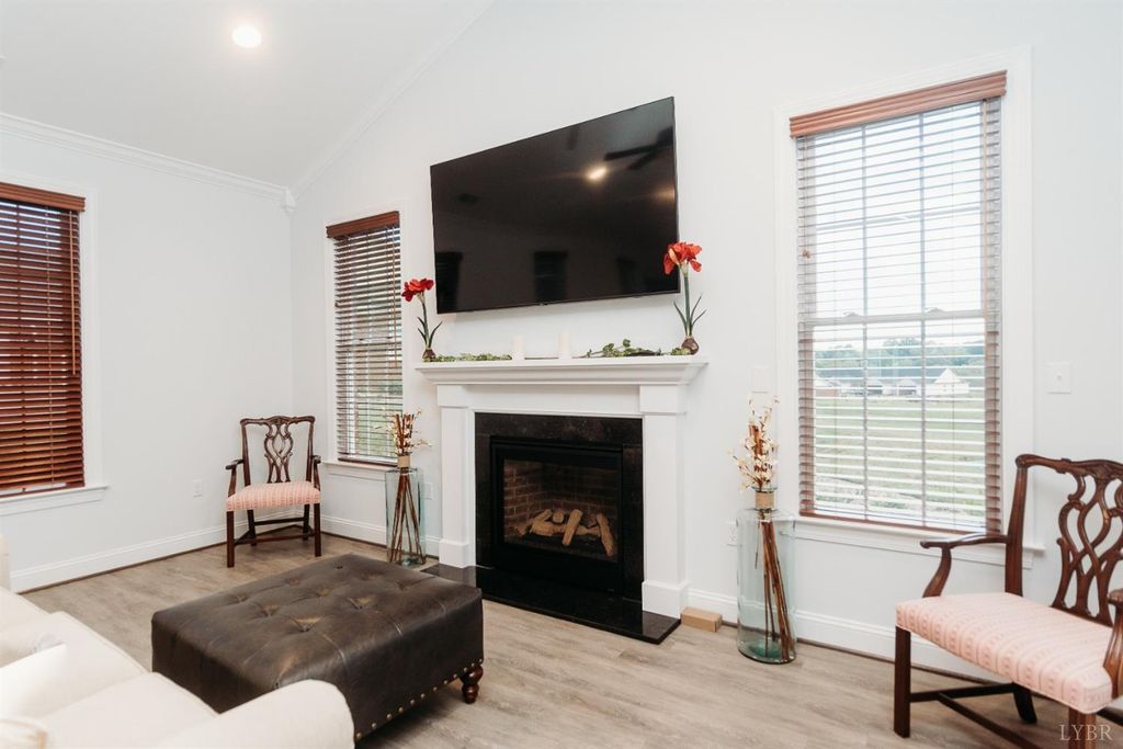 Image 44 of property listing at 176 Villa Oak Circle, Bedford, VA 24523