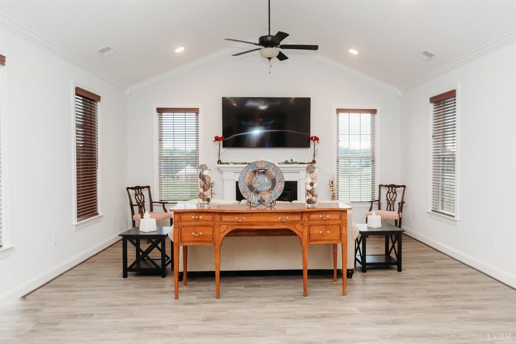 Image 45 of property listing at 176 Villa Oak Circle, Bedford, VA 24523
