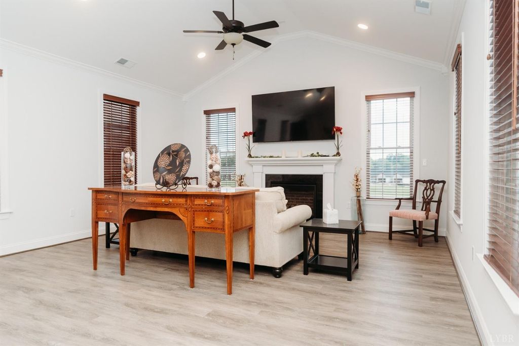 Image 46 of property listing at 176 Villa Oak Circle, Bedford, VA 24523