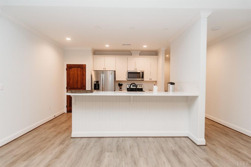 Image 48 of property listing at 176 Villa Oak Circle, Bedford, VA 24523