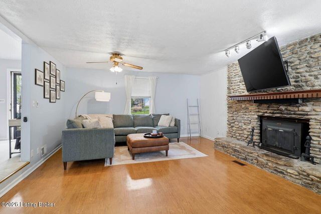 10216 Barkley Dr, Louisville, KY 40299