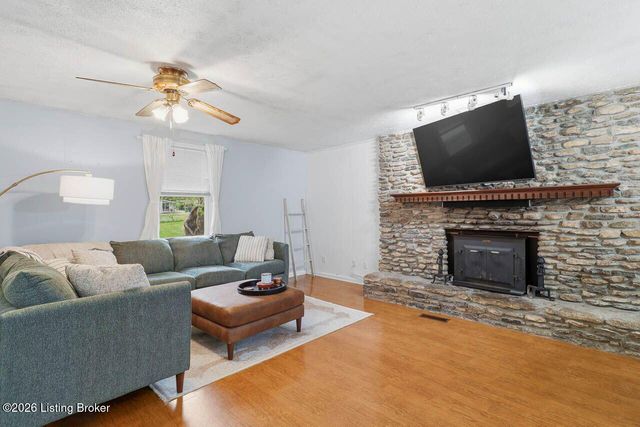 10216 Barkley Dr, Louisville, KY 40299