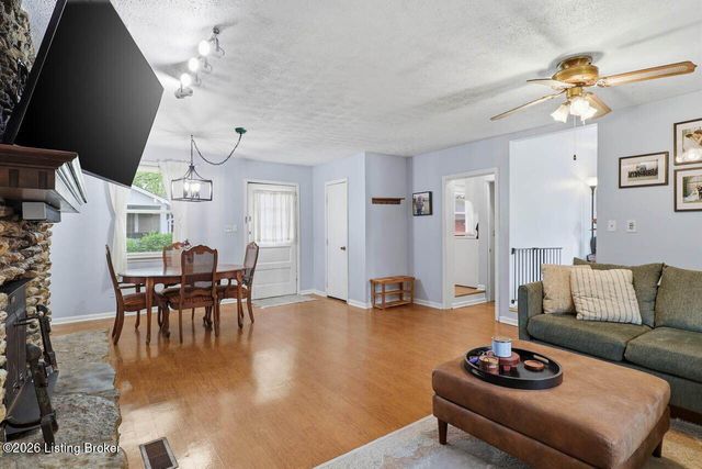 10216 Barkley Dr, Louisville, KY 40299