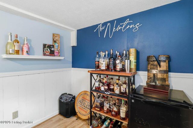 10216 Barkley Dr, Louisville, KY 40299