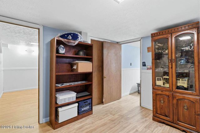 10216 Barkley Dr, Louisville, KY 40299