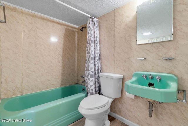 10216 Barkley Dr, Louisville, KY 40299
