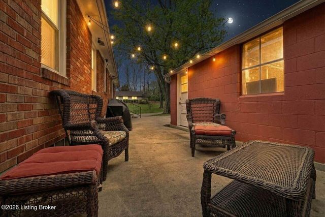 10216 Barkley Dr, Louisville, KY 40299