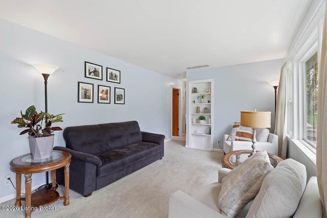 10216 Barkley Dr, Louisville, KY 40299