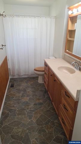 1289 Astor Wy, Woodburn, OR 97071