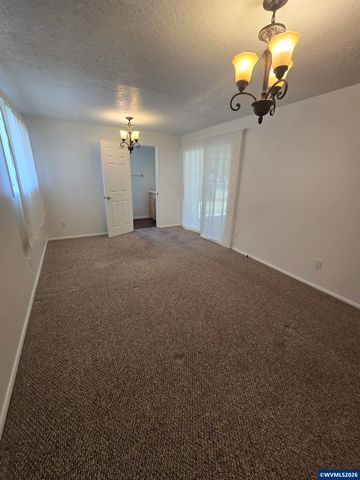 1289 Astor Wy, Woodburn, OR 97071