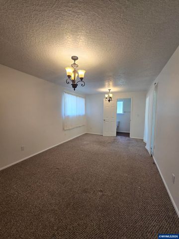 1289 Astor Wy, Woodburn, OR 97071