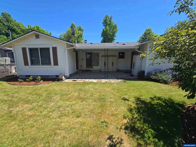 1289 Astor Wy, Woodburn, OR 97071