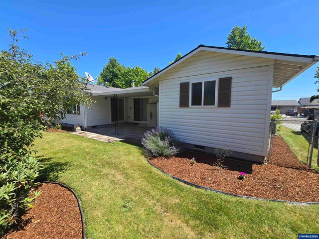 1289 Astor Wy, Woodburn, OR 97071