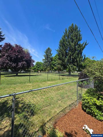 1289 Astor Wy, Woodburn, OR 97071