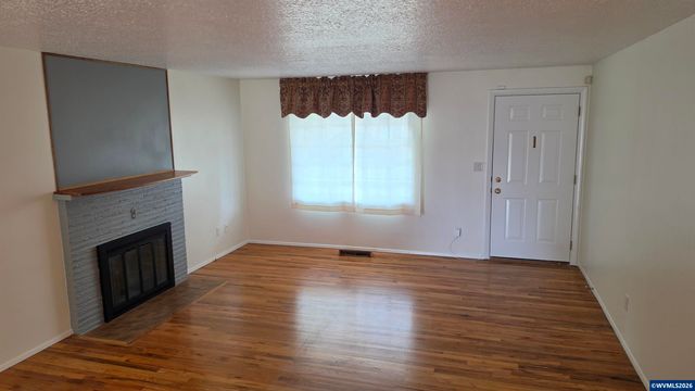 1289 Astor Wy, Woodburn, OR 97071