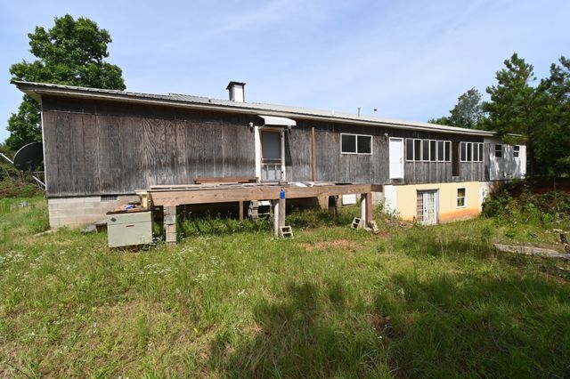 7170 Rockhouse Rd, Linden, TN 37096