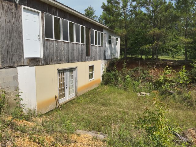 7170 Rockhouse Rd, Linden, TN 37096