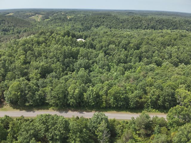 7170 Rockhouse Rd, Linden, TN 37096