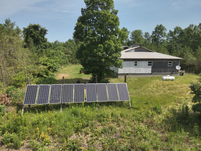 7170 Rockhouse Rd, Linden, TN 37096