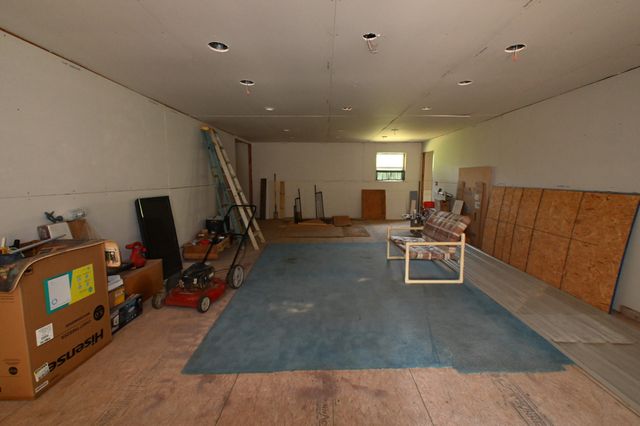 7170 Rockhouse Rd, Linden, TN 37096