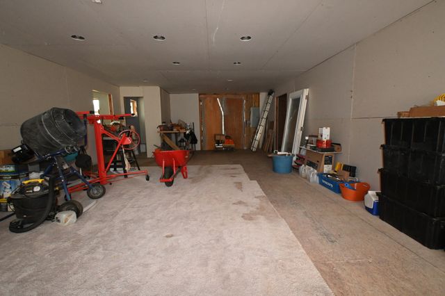 7170 Rockhouse Rd, Linden, TN 37096