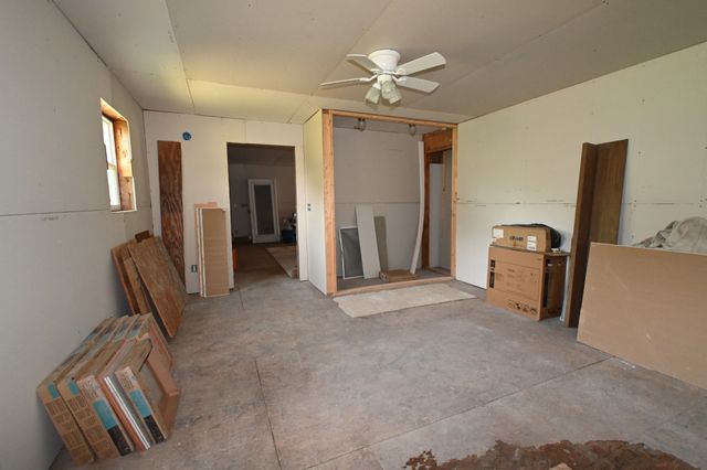 7170 Rockhouse Rd, Linden, TN 37096