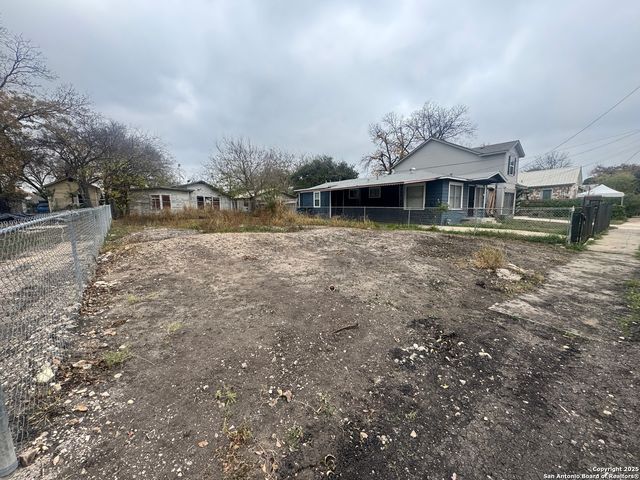 522 Torreon, San Antonio, TX 78207