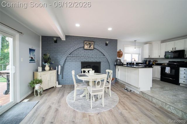 18481 Westbrook Drive, Livonia, MI 48152