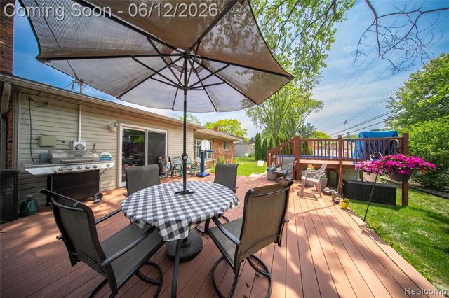 18481 Westbrook Drive, Livonia, MI 48152