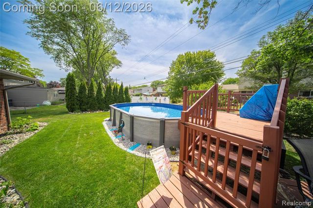 18481 Westbrook Drive, Livonia, MI 48152