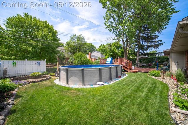 18481 Westbrook Drive, Livonia, MI 48152