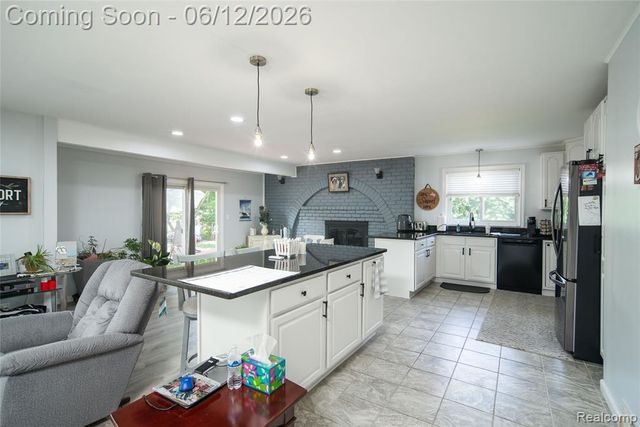 18481 Westbrook Drive, Livonia, MI 48152