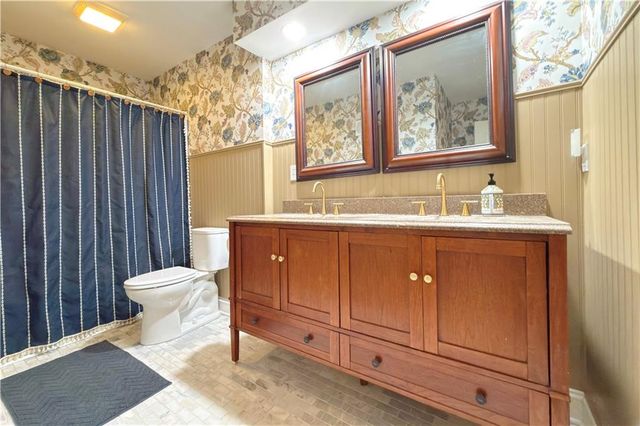 10508 Ensley Lane, Leawood, KS 66206