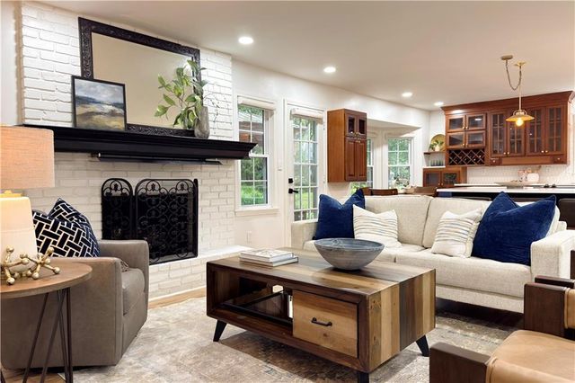 10508 Ensley Lane, Leawood, KS 66206