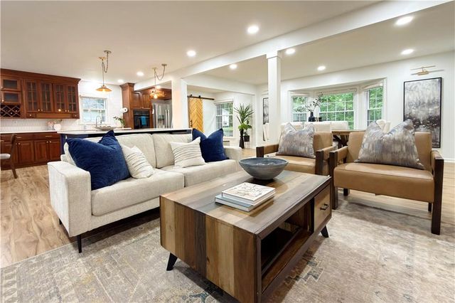 10508 Ensley Lane, Leawood, KS 66206