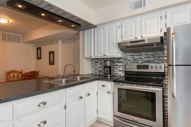 1304 E Bayou Parkway 2b, Lafayette, LA 70508