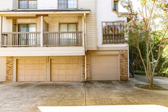 1304 E Bayou Parkway 2b, Lafayette, LA 70508