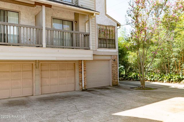 1304 E Bayou Parkway 2b, Lafayette, LA 70508