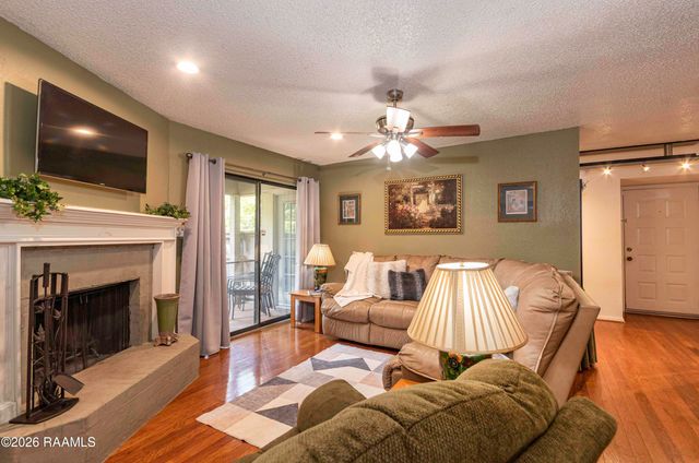 1304 E Bayou Parkway 2b, Lafayette, LA 70508