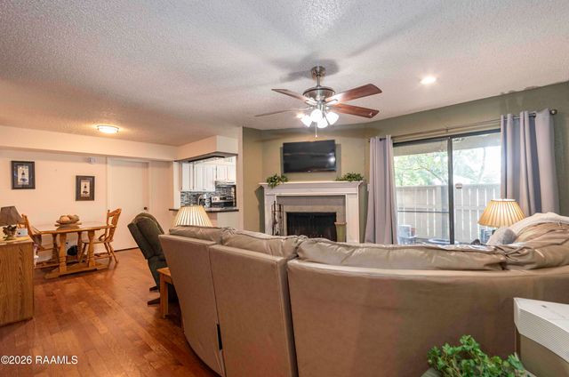 1304 E Bayou Parkway 2b, Lafayette, LA 70508