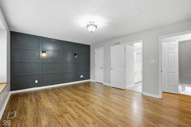 635 Mulberry Street, Zionsville, IN 46077