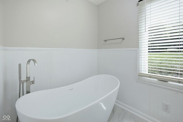 635 Mulberry Street, Zionsville, IN 46077
