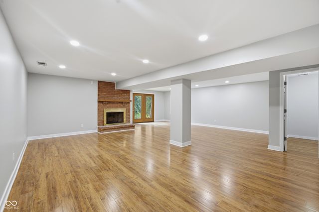 635 Mulberry Street, Zionsville, IN 46077