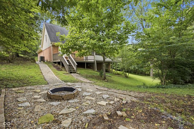635 Mulberry Street, Zionsville, IN 46077