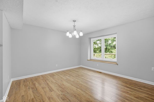 635 Mulberry Street, Zionsville, IN 46077