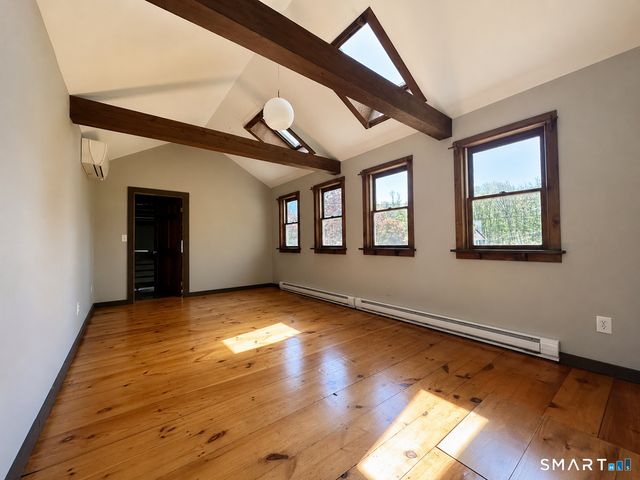 77 North High Street, Clinton, CT 06413